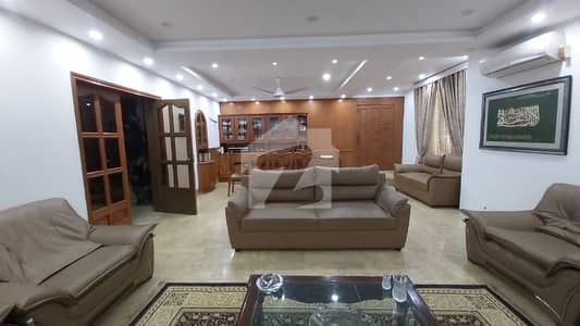 One Kanal Semi Commercial House Available For Sale In Gulberg One Kanal Semi Commercial House Available For Sale In Gulberg