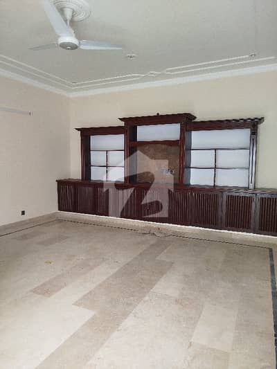E-11 upper portion 8 Marla having 2 bedrooms attached Washrooms Drawing TvL kitchen SQ Rent 90k