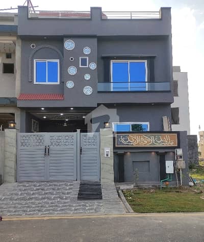 On Excellent Location 10 Marla Upper Portion For Grabs In Canal View Housing Scheme On Excellent Location 10 Marla Upper Portion For Grabs In Canal View Housing Scheme