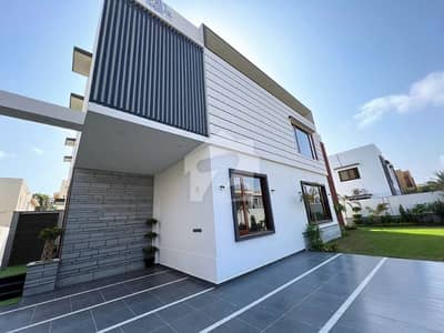 Out Class Location 800 Square Yards House With Excellent Construction And Layout