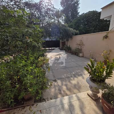Prime Location 5-Bed House In F-11 Double Kitchen, Wide Street Prime Location 5-Bed House In F-11 Double Kitchen, Wide Street