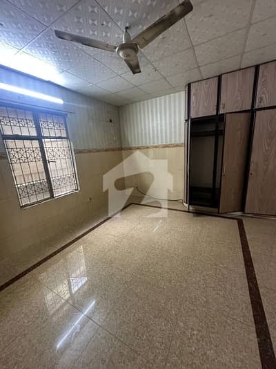 1 Kanal Upper Portion 2 Bed Bath Tv Lounge For Rent