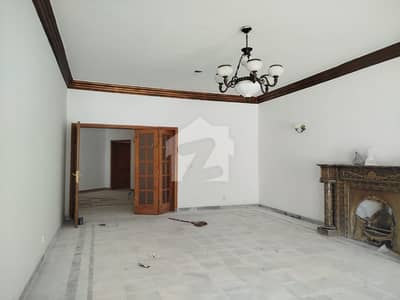 2 Kanal, House For Rent In F-11/3 Spacious Layout With Basement And Lush Green Lawn