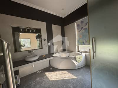 Luxurious 2 Kanal House For Rent In F-10 Triple Storey, Ideal Location
