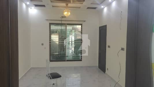 Pia Society Like New House