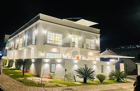 1 Kanal Fully Furnished House ,Back To Main Boulevard, Corner, 50 Ft Wide Street, Sunface , Block C Topcity 1