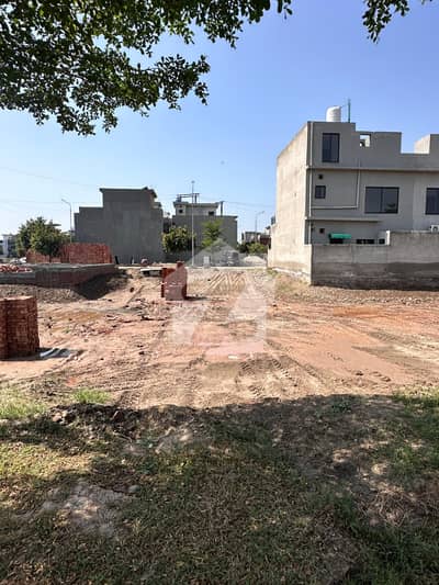 Prime 5 Marla Plot For Sale In In Orchard Block, Park View City, Lahore
