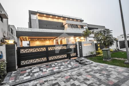 One Kanal Used Modern Design Owner Build Bungalow For Sale At Prime Location Of DHA Lahore Near To Park Masjid & commercial market One Kanal Used Modern Design Owner Build Bungalow For Sale At Prime Location Of DHA Lahore Near To Park Masjid & commercial market