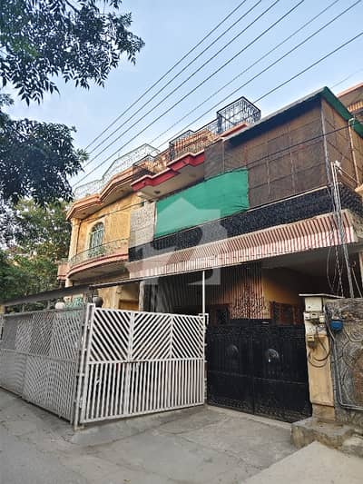 آئی ۔ 10/4 آئی ۔ 10,اسلام آباد میں 4 کمروں کا 6 مرلہ مکان 3.5 کروڑ میں برائے فروخت۔