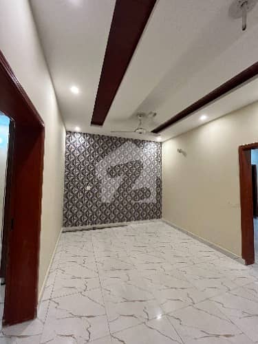 UPPER PORTION FOR RENT IN EDEN BOULEVARD SOCIETY COLLEGE ROAD LAHORE