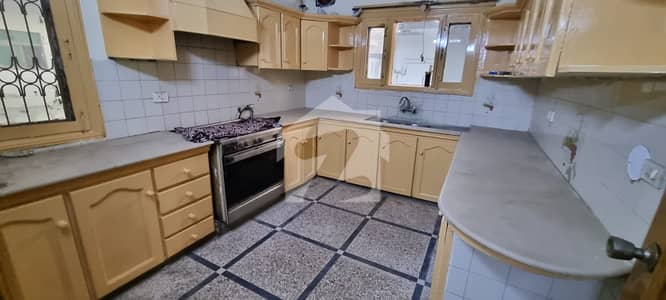 Prime Location 3 Bed D/D