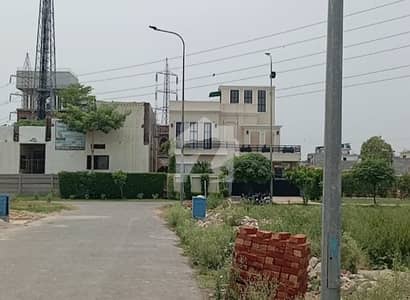 ڈی ایچ اے فیز 5 - بلاک بی فیز 5,ڈیفنس (ڈی ایچ اے),لاہور میں 10 مرلہ رہائشی پلاٹ 2.5 کروڑ میں برائے فروخت۔