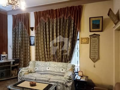 Allama Iqbal Town 10 Marla Upper Portion For Rent