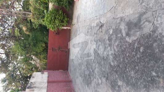 2 Kanal Old Corner House Available For Sale in Cavalary Ground Lahore