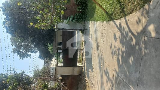 4 Kanal Old Corner House Available For Sale In Lahore Cantt