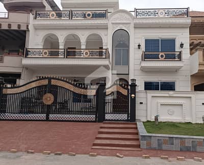 جی ۔ 13 اسلام آباد میں 9 کمروں کا 14 مرلہ مکان 11.75 کروڑ میں برائے فروخت۔ جی ۔ 13 اسلام آباد میں 9 کمروں کا 14 مرلہ مکان 11.75 کروڑ میں برائے فروخت۔
