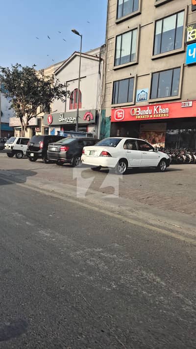 ڈی ایچ اے فیز 1 - بلاک ایچ فیز 1,ڈیفنس (ڈی ایچ اے),لاہور میں 4 مرلہ عمارت 12.0 کروڑ میں برائے فروخت۔