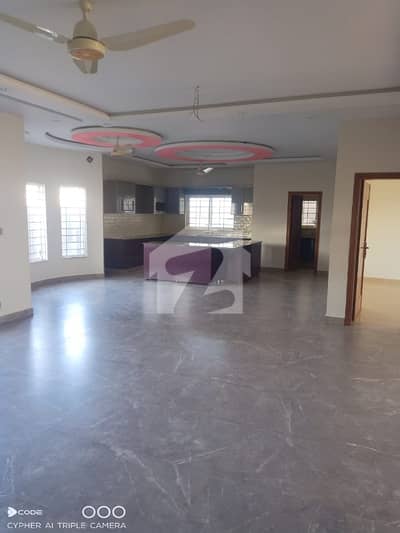 DHa 5 Sector B Main Blouwad One Kanal House For Slae 5 Year Old