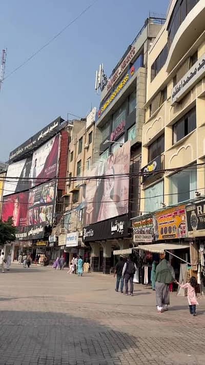 3 floor shop in the center of liberty market ideal for banks and big brands