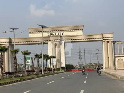 ایل ڈی اے سٹی فیز 1 ۔ بلاک سی ایل ڈی اے سٹی فیز 1 - جناح سیکٹر,ایل ڈی اے سٹی فیز 1,ایل ڈی اے سٹی,ایل ڈی اے روڈ,لاہور میں 10 مرلہ رہائشی پلاٹ 1.32 کروڑ میں برائے فروخت۔