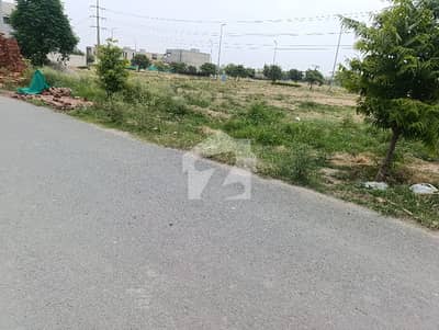 ڈی ایچ اے فیز 4 ۔ بلاک کے کے ڈی ایچ اے فیز 4,ڈیفنس (ڈی ایچ اے),لاہور میں 9 مرلہ رہائشی پلاٹ 3.25 کروڑ میں برائے فروخت۔ ڈی ایچ اے فیز 4 ۔ بلاک کے کے ڈی ایچ اے فیز 4,ڈیفنس (ڈی ایچ اے),لاہور میں 9 مرلہ رہائشی پلاٹ 3.25 کروڑ میں برائے فروخت۔