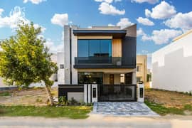 5 MARLA FULL HOUSE FOR RENT IN PHASE 9 TOWN NEAR MARKET
