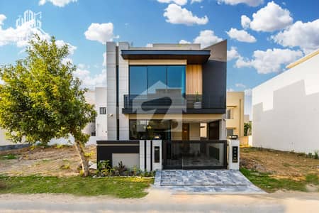 5 MARLA FULL HOUSE FOR RENT IN PHASE 9 TOWN NEAR MARKET