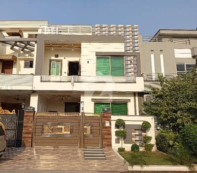 سٹی ہاؤسنگ سوسائٹی گوجرانوالہ میں 4 کمروں کا 5 مرلہ مکان 2.35 کروڑ میں برائے فروخت۔