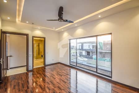 10 MARLA MODRAN DESIGN LOWER PORTION FOR RENT IN DHA PH 7 HOT LOCATION