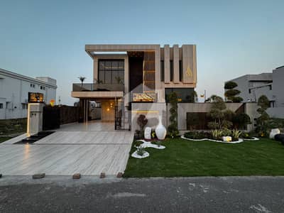 ڈی ایچ اے فیز 7 ڈیفنس (ڈی ایچ اے),لاہور میں 5 کمروں کا 1 کنال مکان 8.75 کروڑ میں برائے فروخت۔