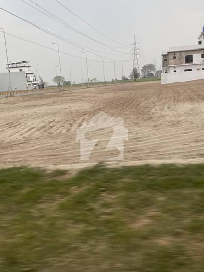 10 Marla Plot In Park View City - For Sale
