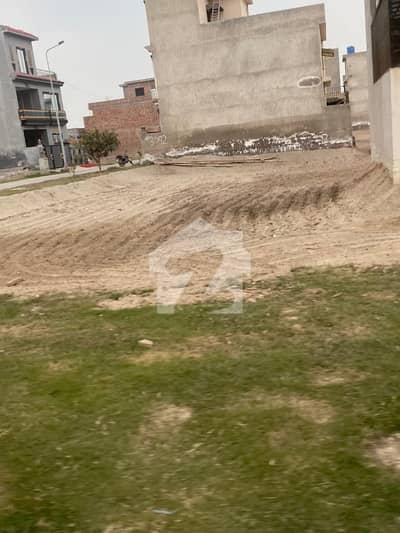 10 Marla Transfer Free Plot In Park View City - For Sale