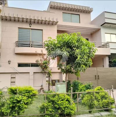 Outstanding 10 Marla 70 feet road House for Sale G-13/1, Islamabad