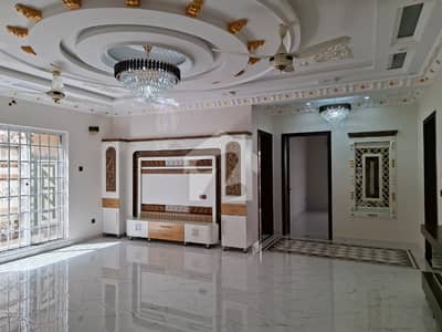 1 KANAL HOT LOCATION UPPER PORTION AVAILABLE FOR RENT IN WAPDA TOWN PHASE 1