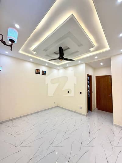 TILE FLOORING GROUND FLOOR 4 BED EXCELLENT LOCATION