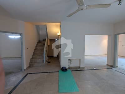 10 Marla House For Rent 4 Bed With 3 Bathroom Tvl D/D Kitchen Storage S/Q Rent,,135000 10 Marla House For Rent 4 Bed With 3 Bathroom Tvl D/D Kitchen Storage S/Q Rent,,135000