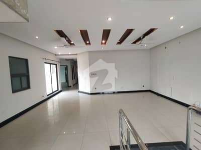 01 KANAL DESIGNER LUXURY UPPER PORTION AVAILABLE FOR RENT 01 KANAL DESIGNER LUXURY UPPER PORTION AVAILABLE FOR RENT