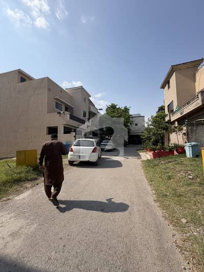 Abubakar block 7marla plot for sale