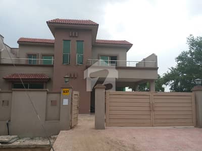 Askari 11, Sector B, 12 Marla, 04 Bed, Luxury House For Rent.