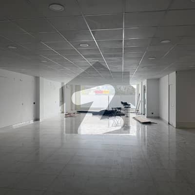 1 KANAL FIRST FLOOR TILE FLOORING AVAILABLE FOR RENT OPPOSITE EMPORIUM MALL