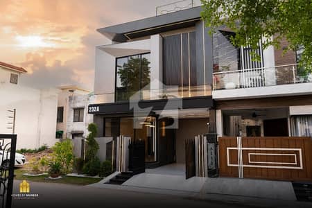 100% ORIGINAL PRICE ORIGINAL PICS GOLDEN CHANCE FOR INVESTMENT BEAUTIFUL 5 MARLA SOLID CONSTRUCTION HOUSE PEACEFUL AREA NEAR PARK DIRECT ACCESS TO MAIN BOULEVARD
