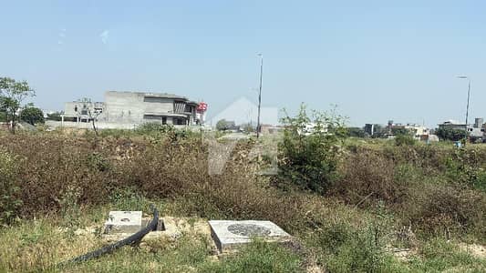 ZEEE Marketing & Builder Offers 1 Kanal Near to Park & Commercial Direct from Main "150" In X Block Available
