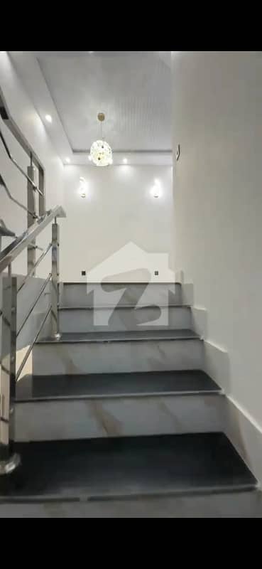 10 maral house upper portion avaliable for rent