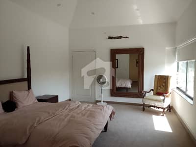 1 Kanal   Upper Portion for Rent Phase 4  in 120K with negotiable