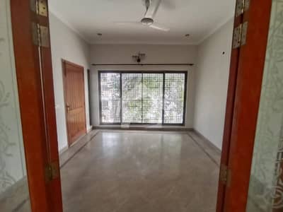 1 Kanal Beautiful Upper Portion With Separate Entrance Available For Rent In DHA Phase 3