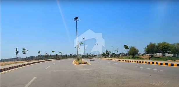 ڈی ایچ اے فیز 4 - سیکٹر اے ڈی ایچ اے ڈیفینس فیز 4,ڈی ایچ اے ڈیفینس,اسلام آباد میں 1 کنال رہائشی پلاٹ 2.4 کروڑ میں برائے فروخت۔