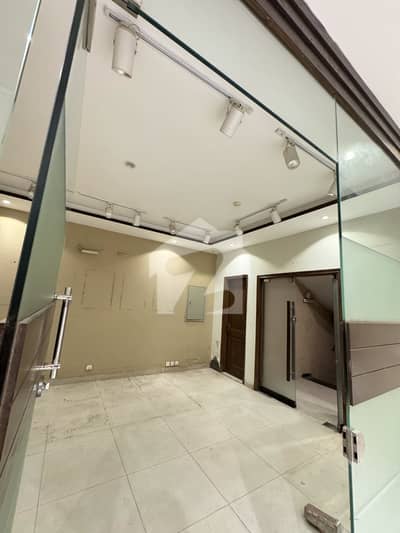 Top Location Main Boulevard 4Marla floor for rent with glass Cabin already for office