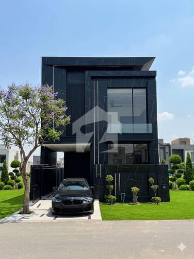Prime Location 5 Marla Spacious House With Very Good Location Is Available In DHA 9 Town -