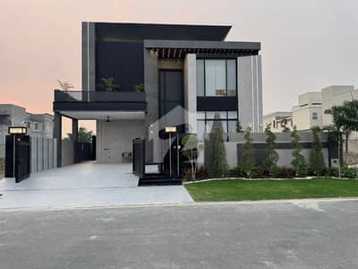 ڈی ایچ اے فیز 5 ڈیفنس (ڈی ایچ اے),لاہور میں 5 کمروں کا 1 کنال مکان 10.95 کروڑ میں برائے فروخت۔ ڈی ایچ اے فیز 5 ڈیفنس (ڈی ایچ اے),لاہور میں 5 کمروں کا 1 کنال مکان 10.95 کروڑ میں برائے فروخت۔