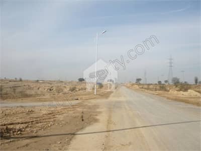 ڈی ایچ اے فیز 7 - بلاک وائے فیز 7,ڈیفنس (ڈی ایچ اے),لاہور میں 1 کنال رہائشی پلاٹ 5.8 کروڑ میں برائے فروخت۔